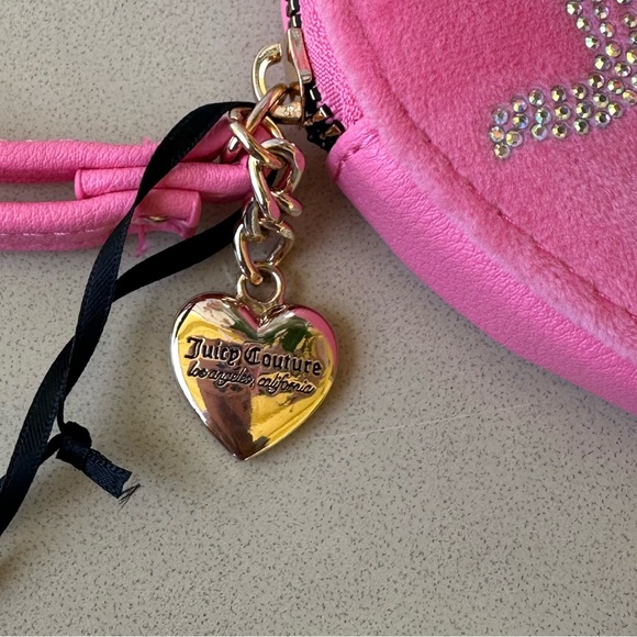 Juicy Couture Pink Lemonade Velour Heart Shape Zip Around Wallet/Wristlet - Picture 3 of 5